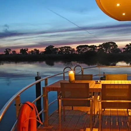 Ботель Hausboot In Иккермюнде