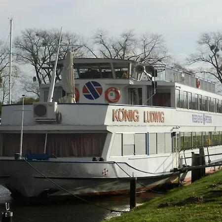Hausboot In * Иккермюнде